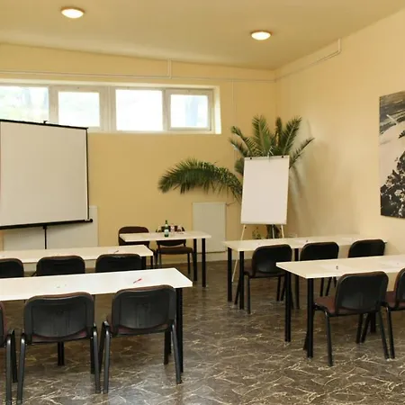 Grante Motel 2*